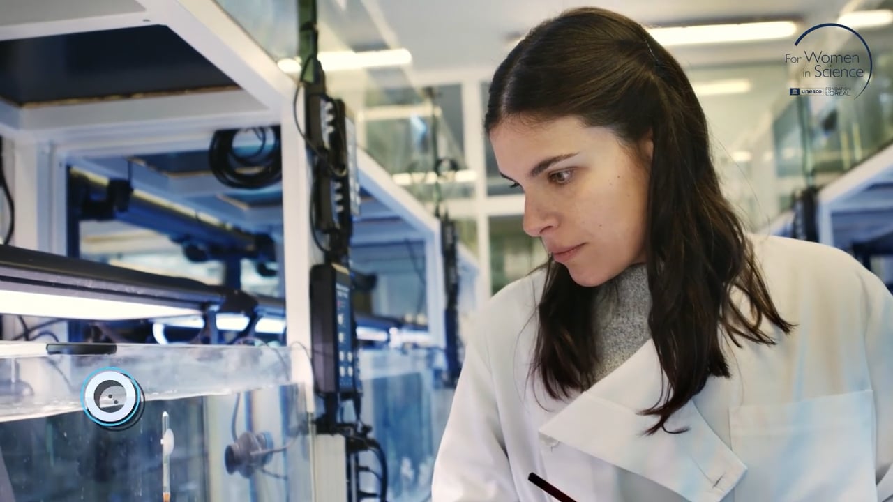 Alerta, investigadoras: L’Oréal abre inscrições para as Medalhas de Honra Mulheres na Ciência