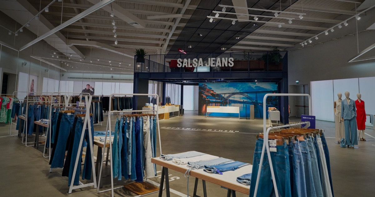 Um QR Code para conhecer a história destes jeans femininos: Salsa Jeans testa Passaporte Digital de Produto