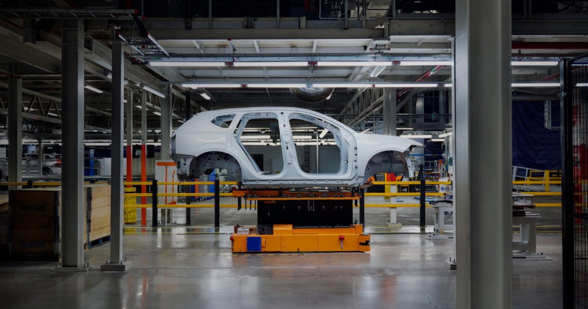 Volvo EX60 estreia produção com aço 100% reciclado em projeto europeu de descarbonização