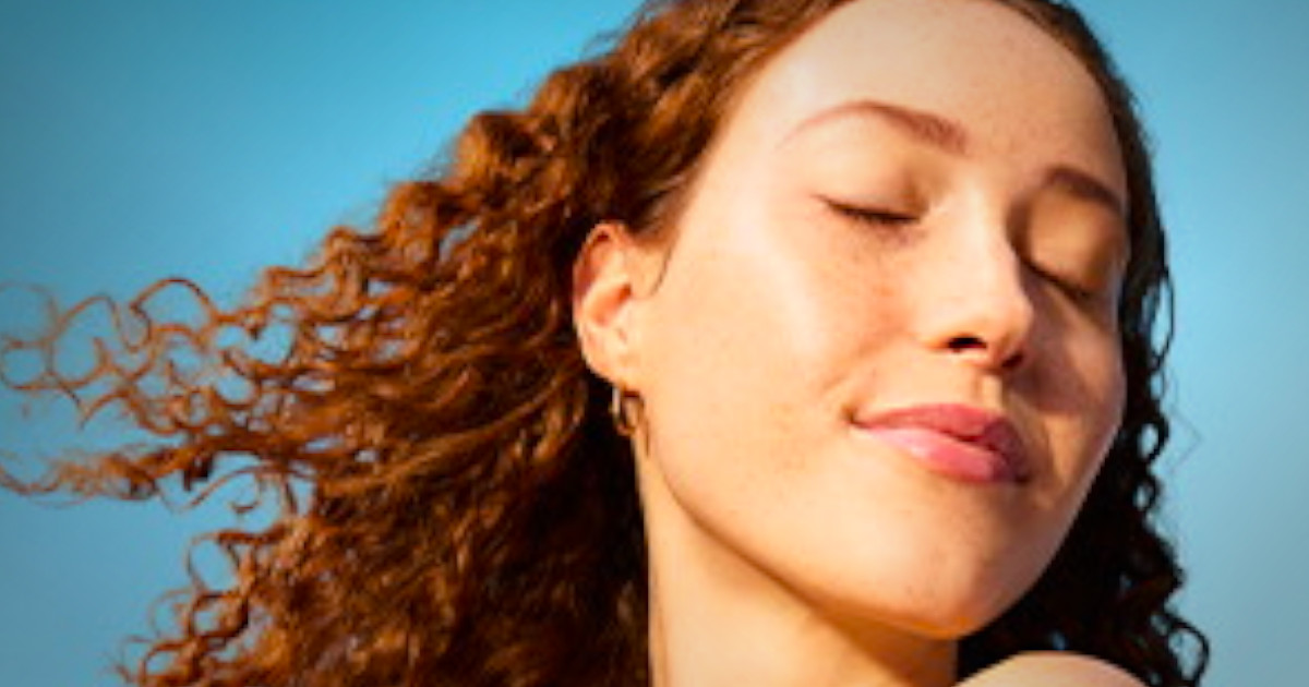 L’Oréal alerta para a pressão estética sobre os jovens e os riscos do “prejuvenation”