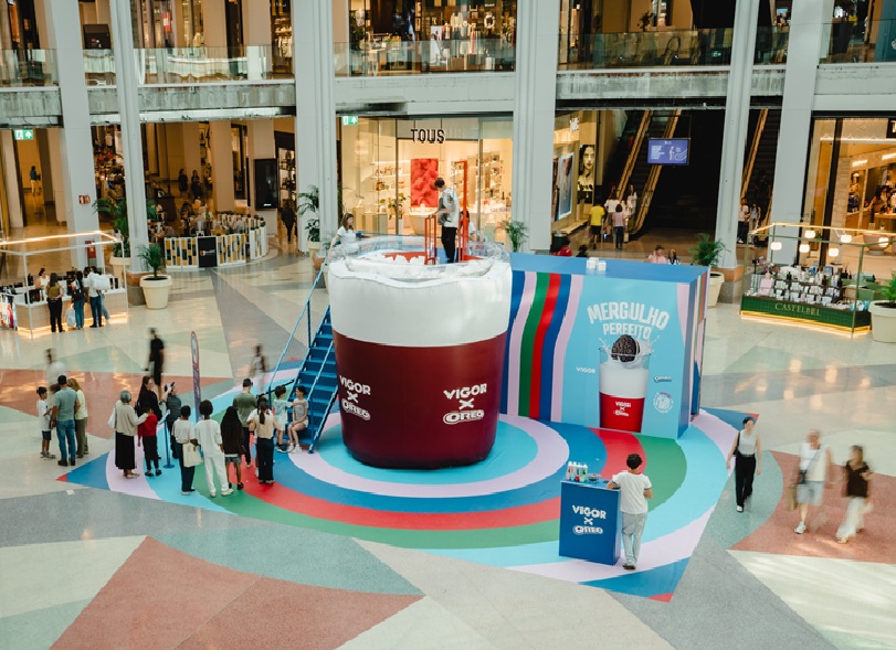 JCDecaux fez do verão de 2026 um palco de criatividade OOH. Eis as 7 campanhas que não passaram despercebidas