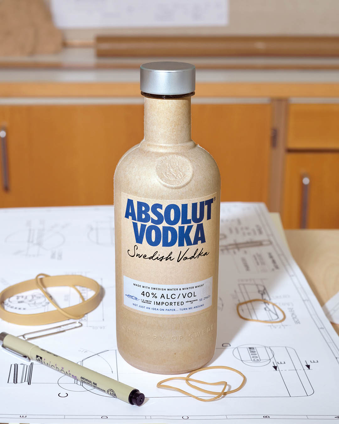 Absolut é a primeira marca a lançar garrafas de papel