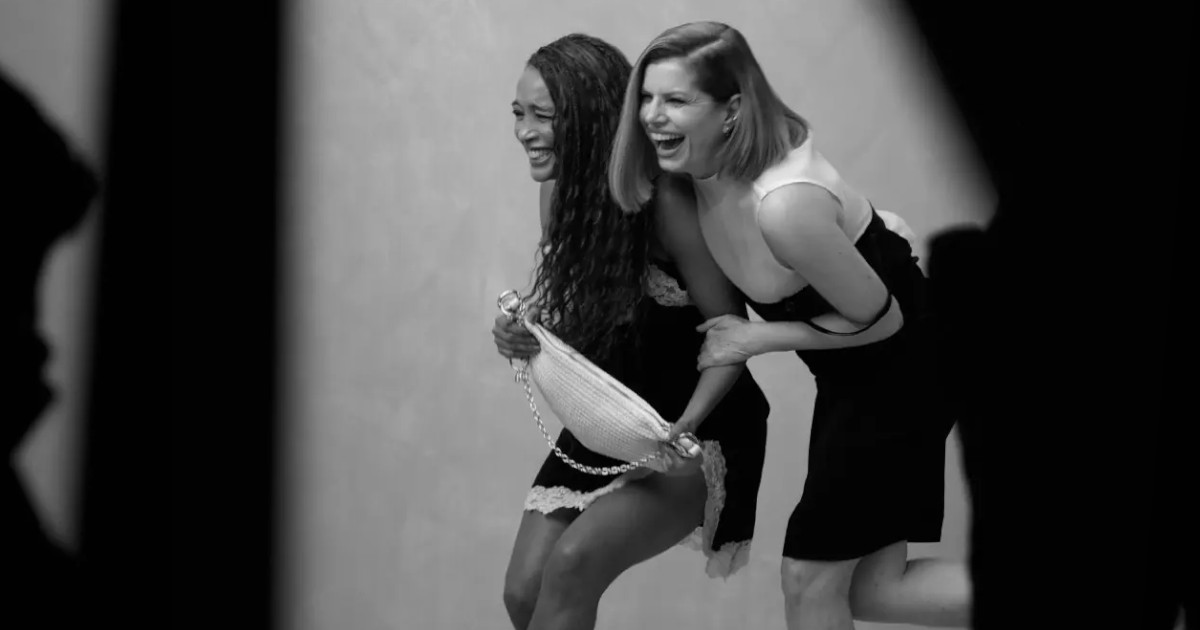 Brasileiras Taís Araújo e Débora Bloch celebram a força feminina em nova campanha