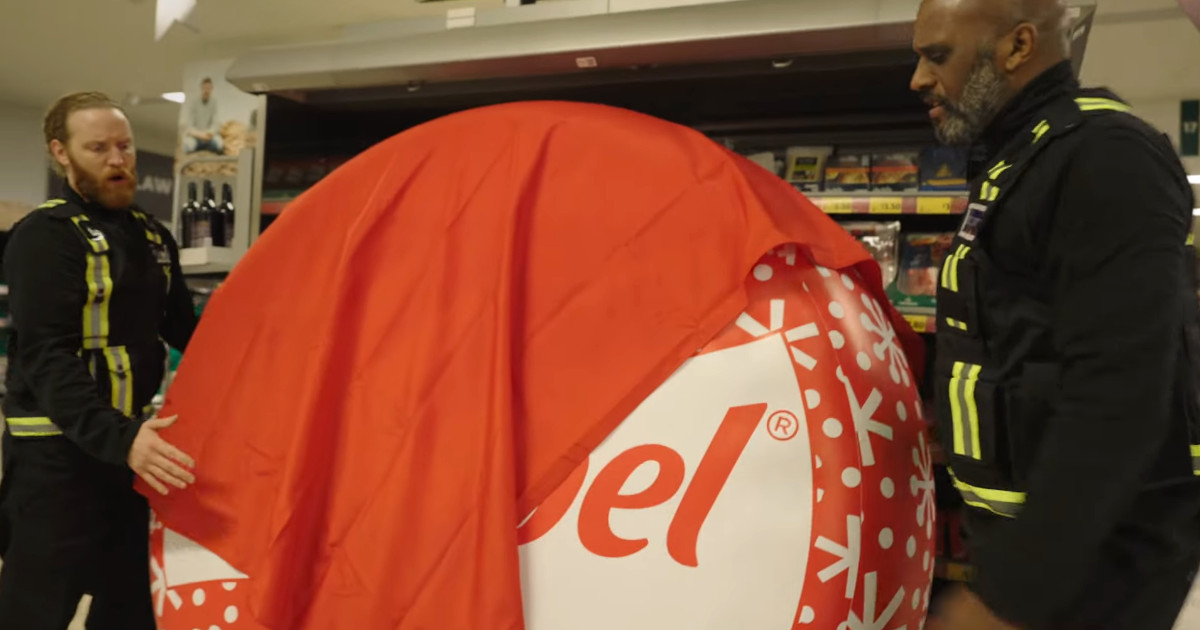 “Queijo gigante” da Babybel? Supermercados britânicos preparam-se para recebê-lo