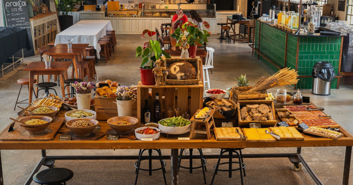 Praça Beato recebe “Dancing Brunch” com café Delta, gastronomia e DJ ao vivo