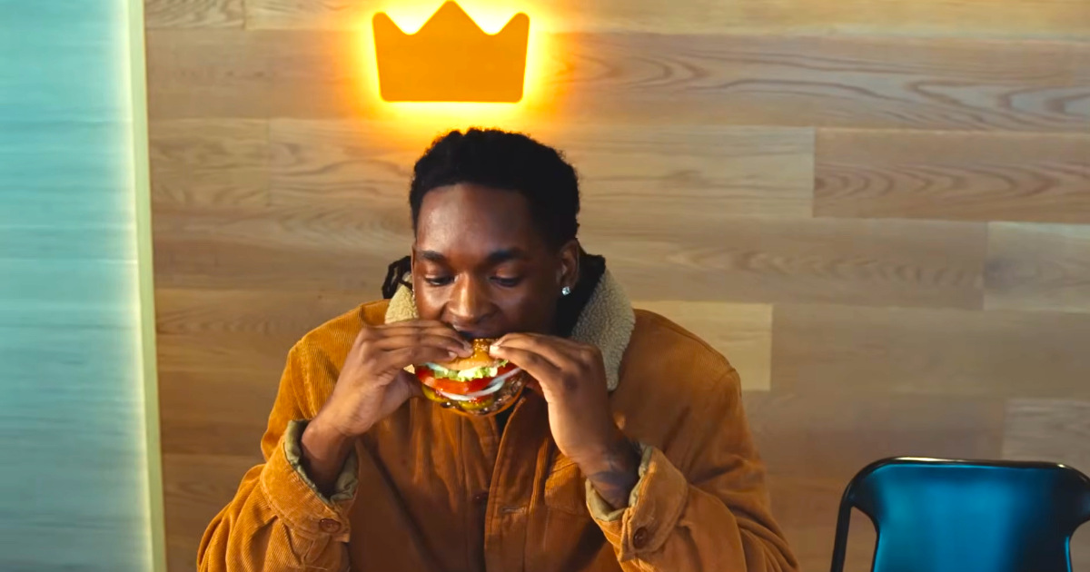 Burger King lança campanha nos Óscares em que “admite erros” e reforma mascote icónica