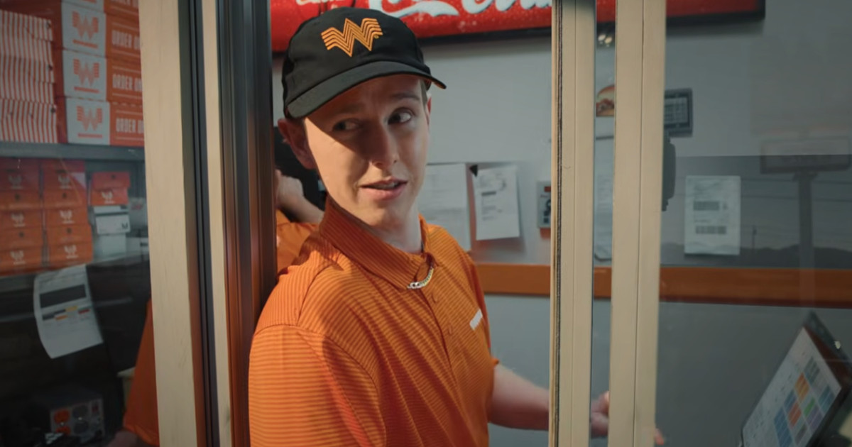 “And a Coke”: Coca-Cola reforça ligação ao universo do drive-thru em nova campanha