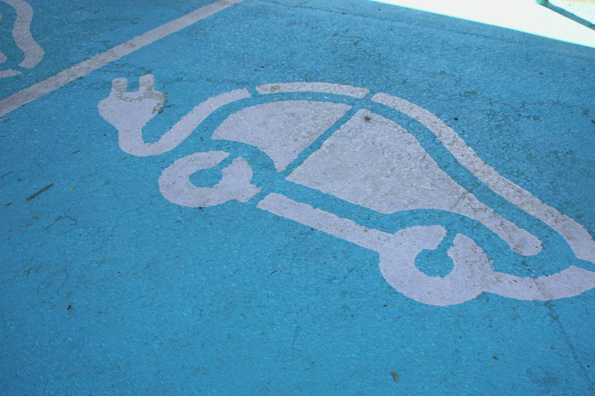 46% dos motoristas europeus quer conduzir carros elétricos em dois anos