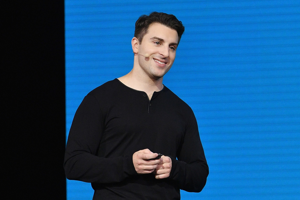 Airbnb diz que vai acolher 20 mil refugiados afegãos
