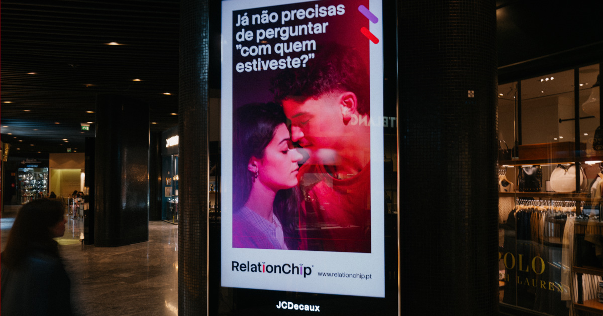“Dois chips, um namoro, zero segredos!”: RelationChip era, afinal, uma campanha da APAV