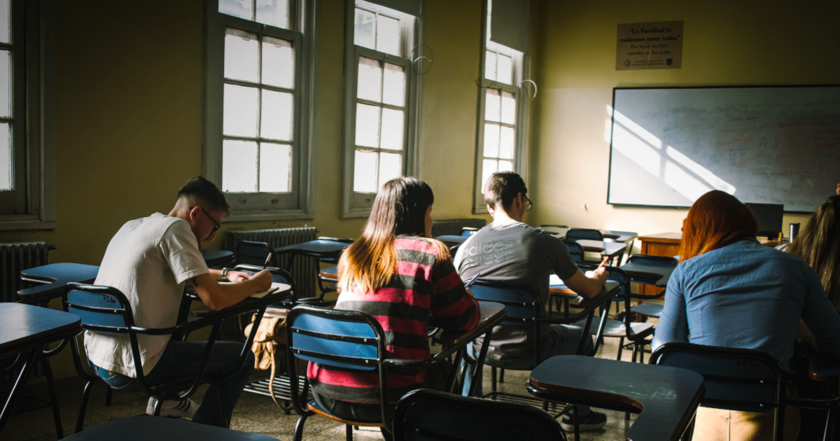 Incerteza nos exames leva quase metade das famílias a ponderar mudanças no acesso ao ensino superior