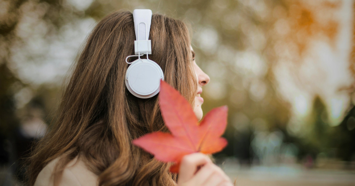 Ouve humanos ou bots? Deezer vai passar a sinalizar músicas geradas por IA