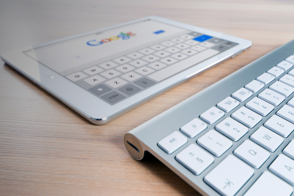 Google aplica restrições de monitorizações de anúncios russos 
