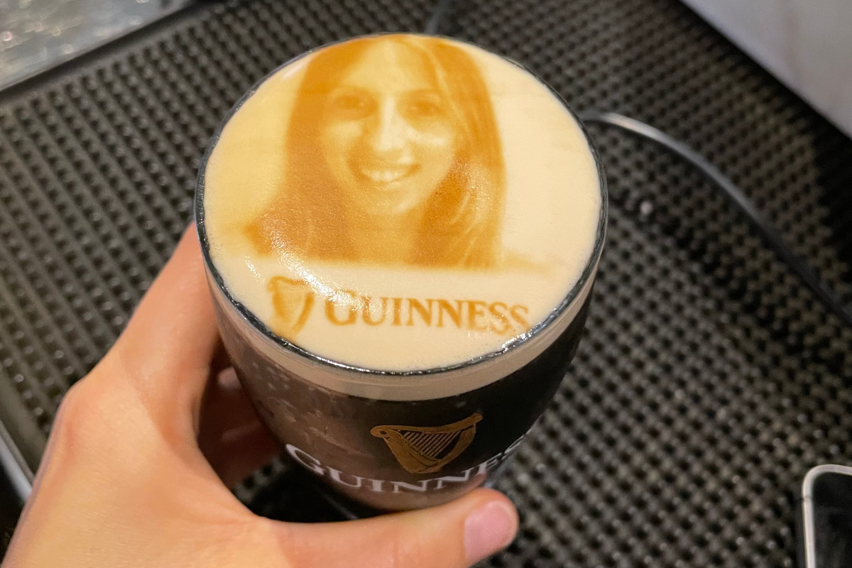 Guinness convida-o a imprimir a sua imagem numa cerveja
