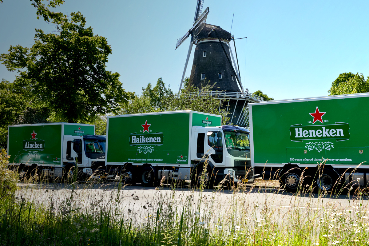 Hinekken ou Heniken? A nova campanha da Heineken diz: “O que é que isso interessa?”