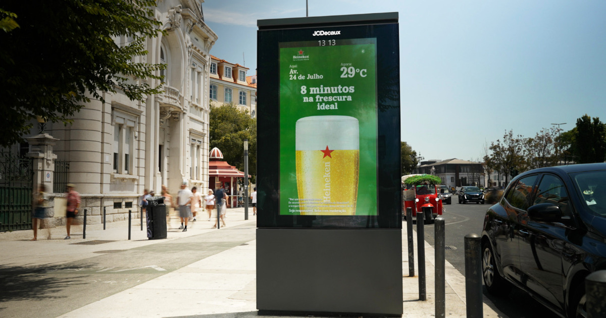 Quanto tempo dura uma Heineken fresca? Marca instala temporizadores de frescura em mupis