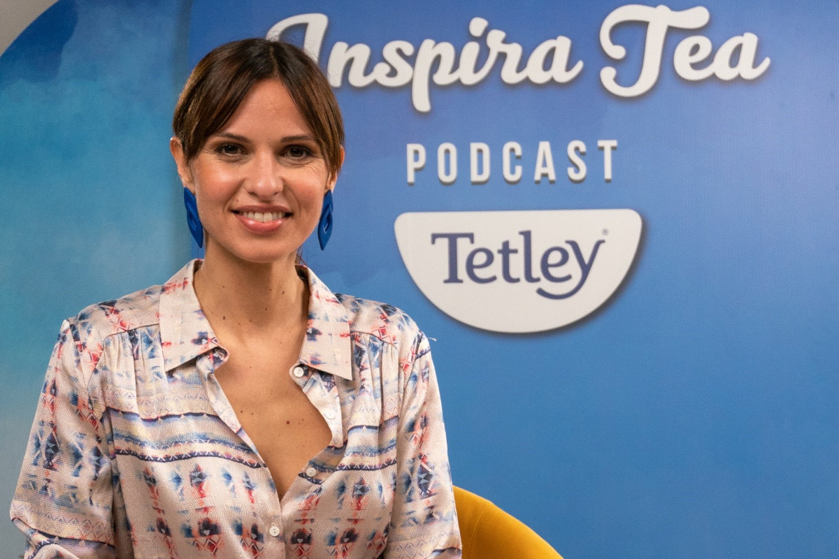 Tetley lança podcast apresentado por Vera Kolodzig