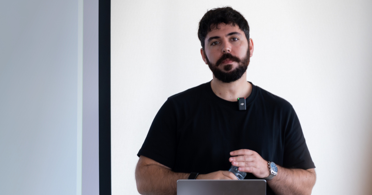 O algoritmo não é criativo 