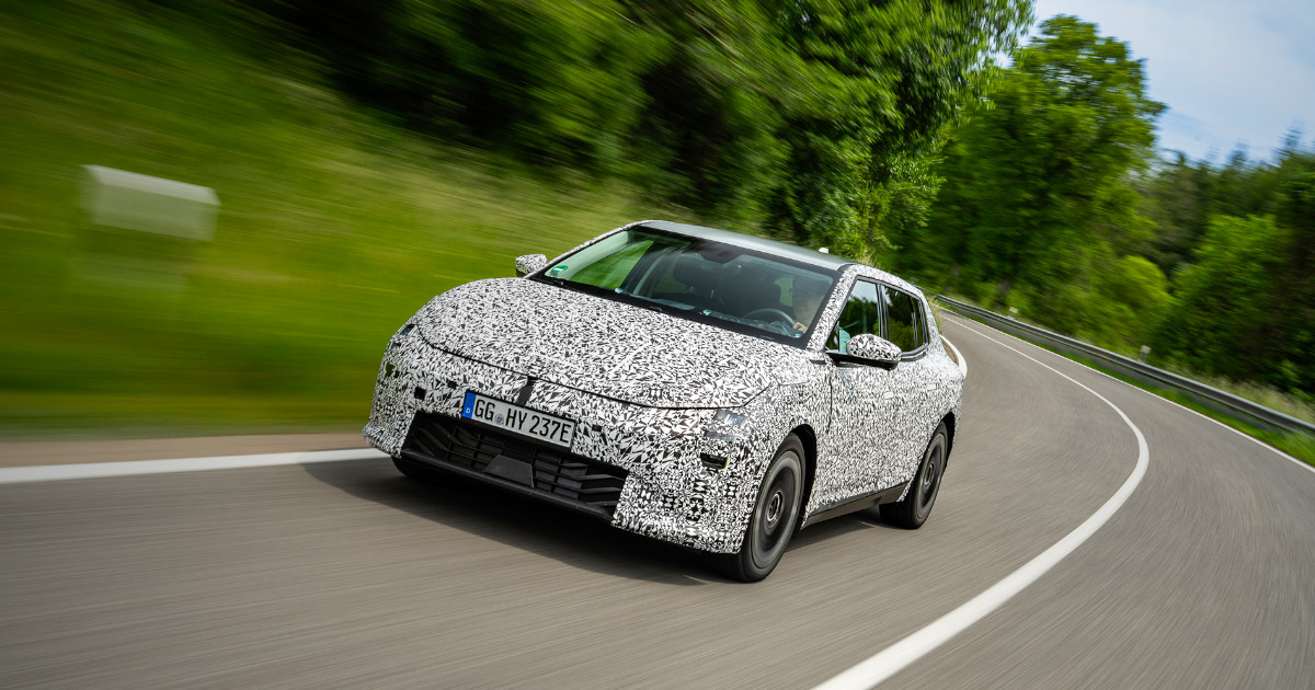 Kia EV4 será o primeiro elétrico da marca fabricado na Europa 