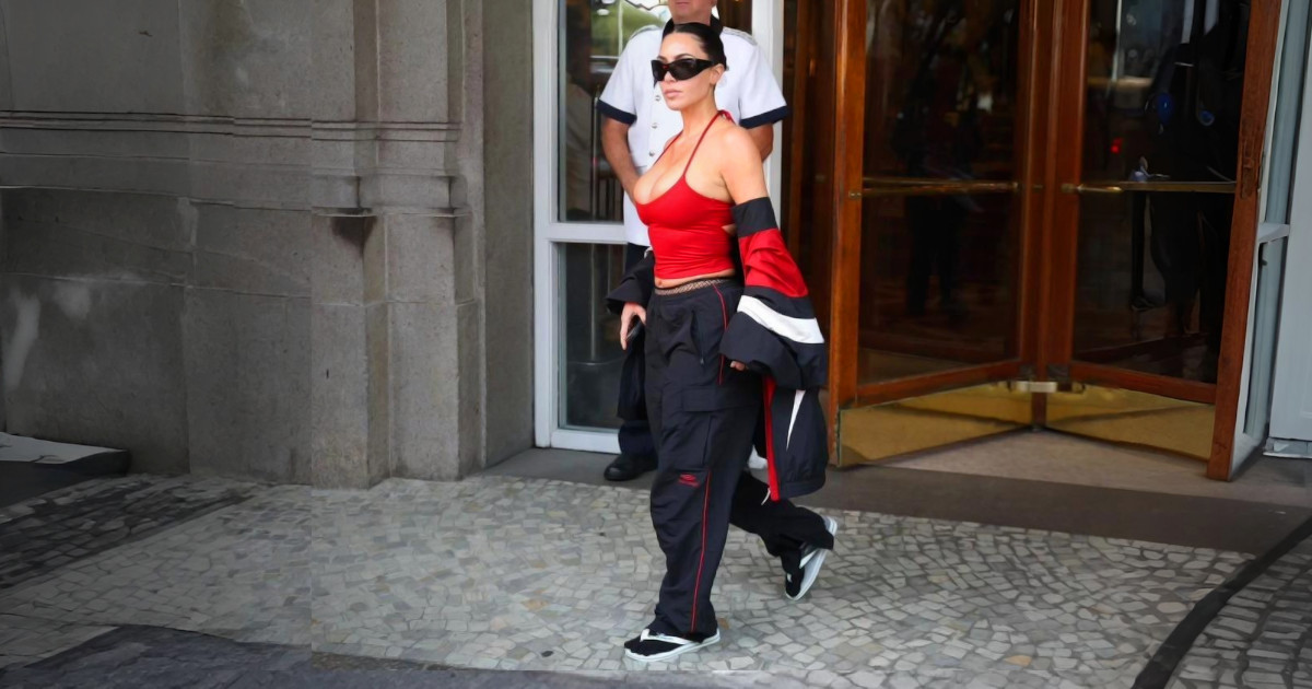 Kim Kardashian aposta nas icónicas Havaianas durante visita ao Rio de Janeiro