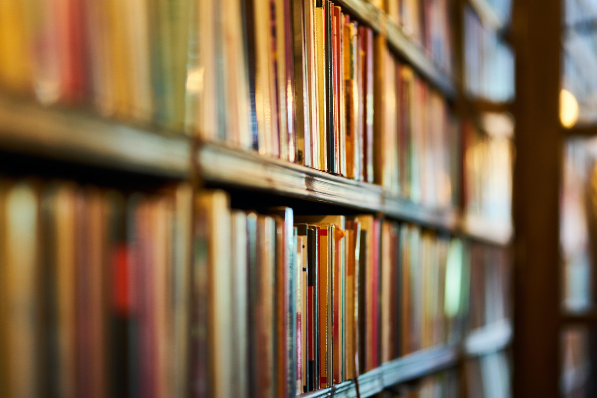 Editoras de livros e lojas de discos inseridos no IVAucher
