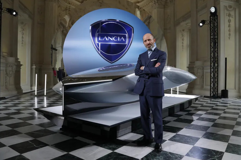 Marca automóvel Lancia reinventa-se e quer vender apenas carros elétricos