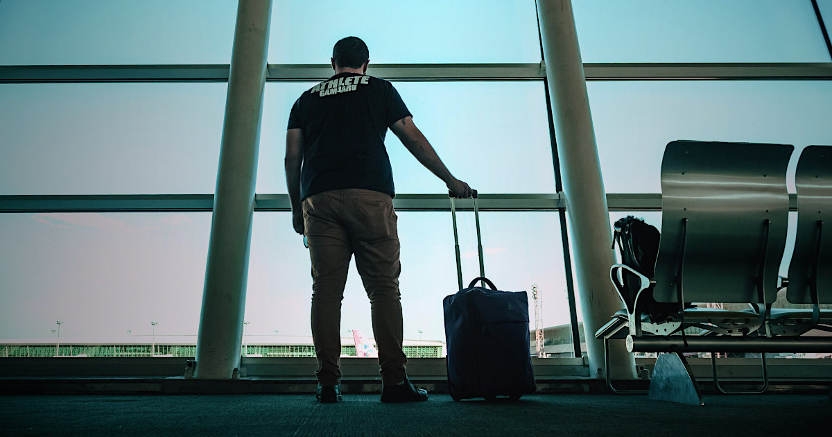 Quase metade dos portugueses considera-se “ansioso” ao fazer malas de viagem