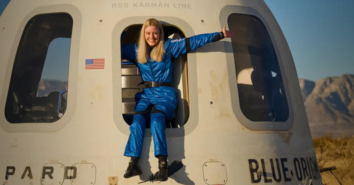 Histórico! Blue Origin leva primeira pessoa em cadeira de rodas ao Espaço