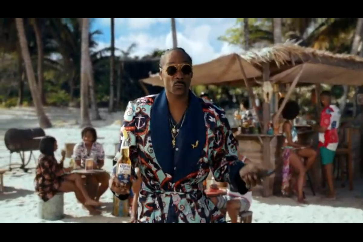Snoop Dog protagoniza novo anúncio da Corona 