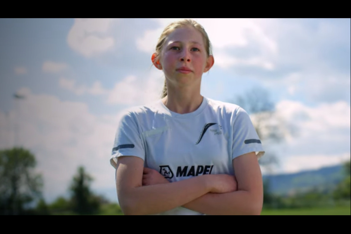 FIFA relembra que o futebol não é só para homens…
