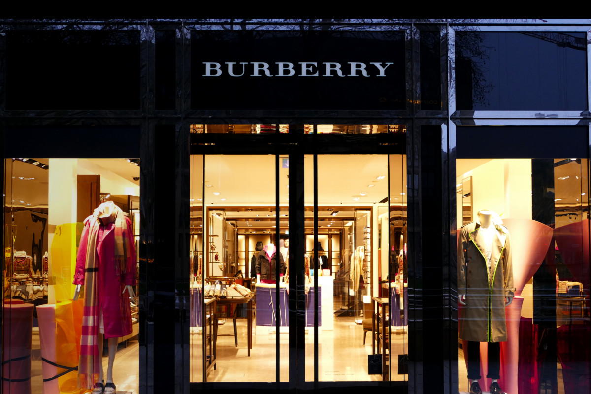 Burberry deixa de utilizar peles de animais