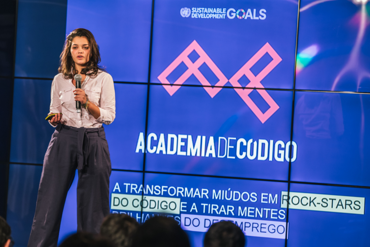 Academia de Código em final internacional