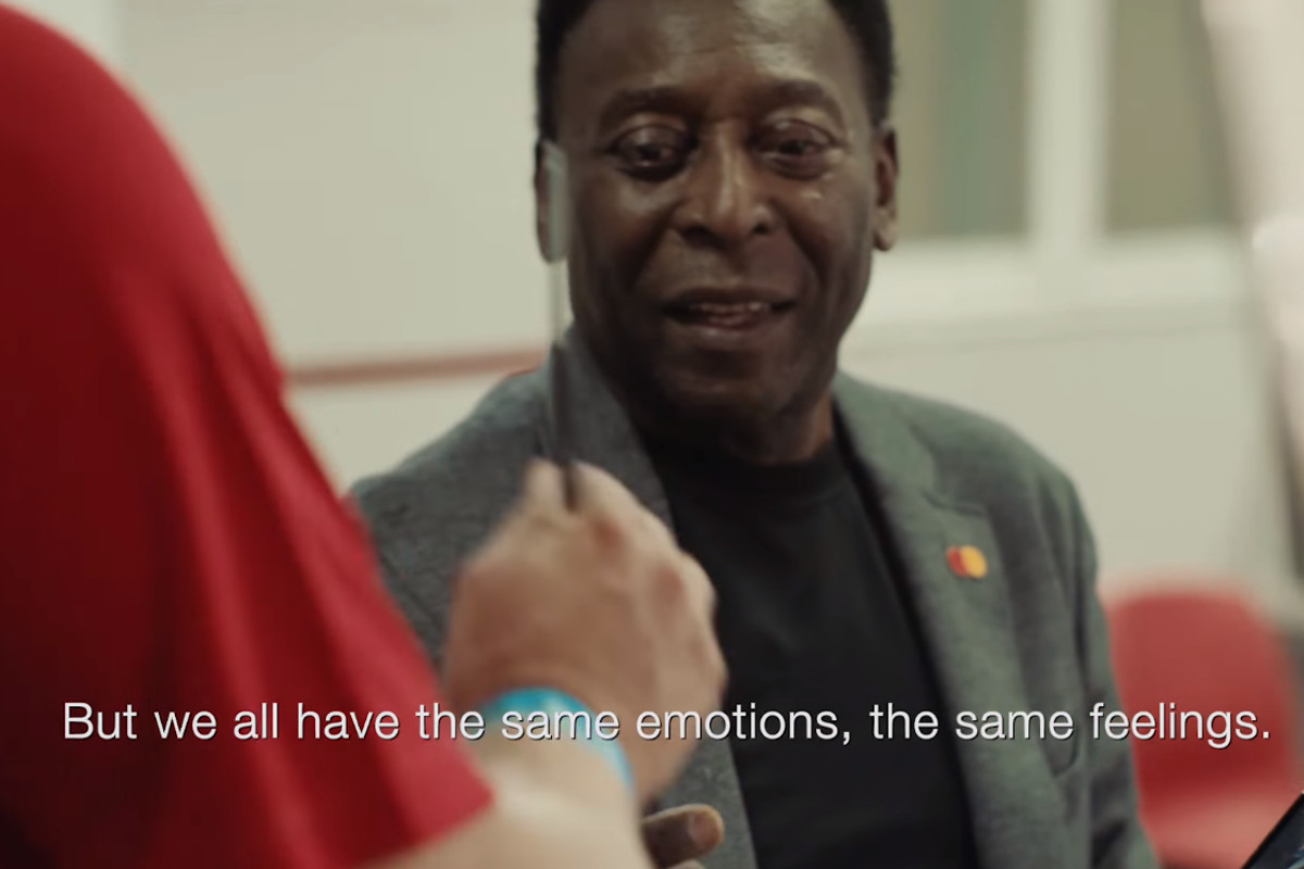 Mastercard e Pelé celebram o espírito do futebol