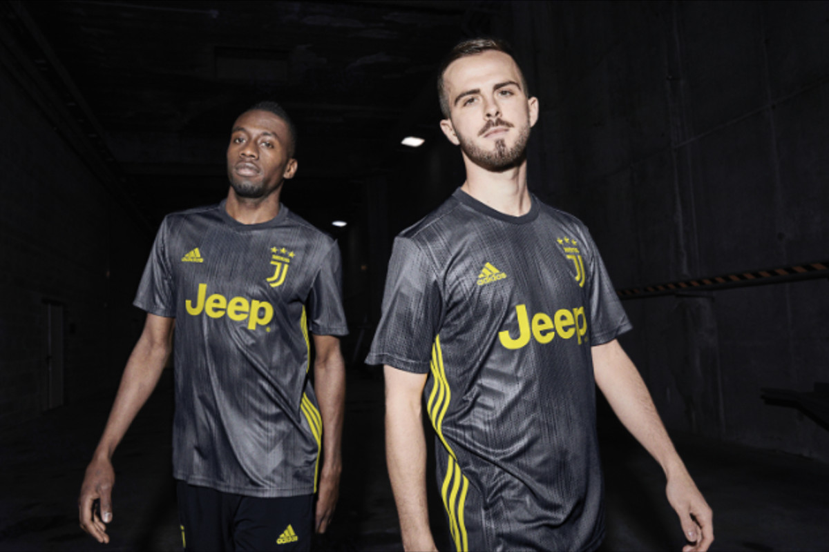 Juventus em jogo contra a poluição dos oceanos