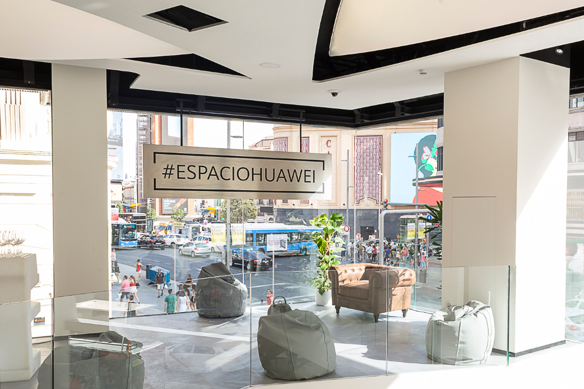 A maior loja da Huawei fica em Madrid