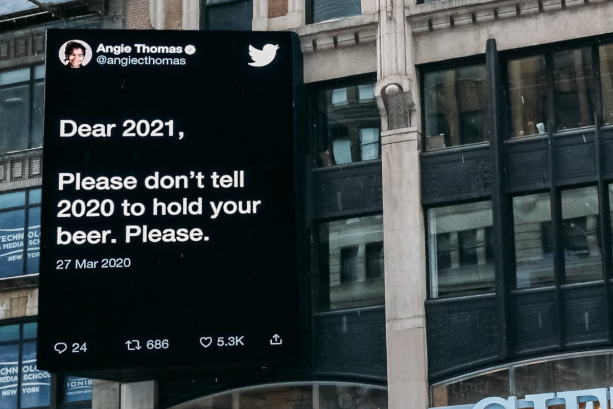 Twitter leva publicações sobre a chegada de 2021 para a rua