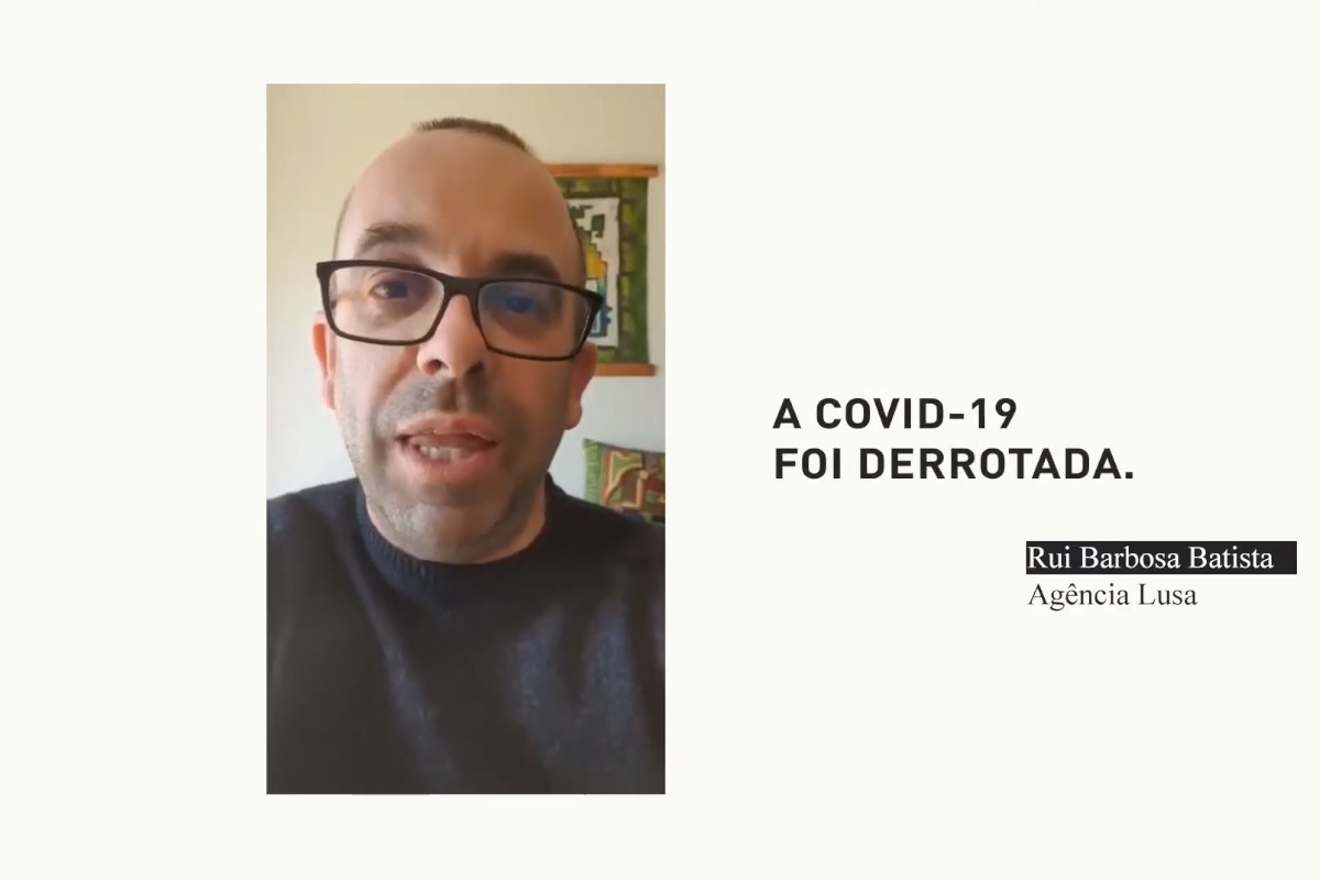 O NOSSO APLAUSO (em letras maiúsculas)