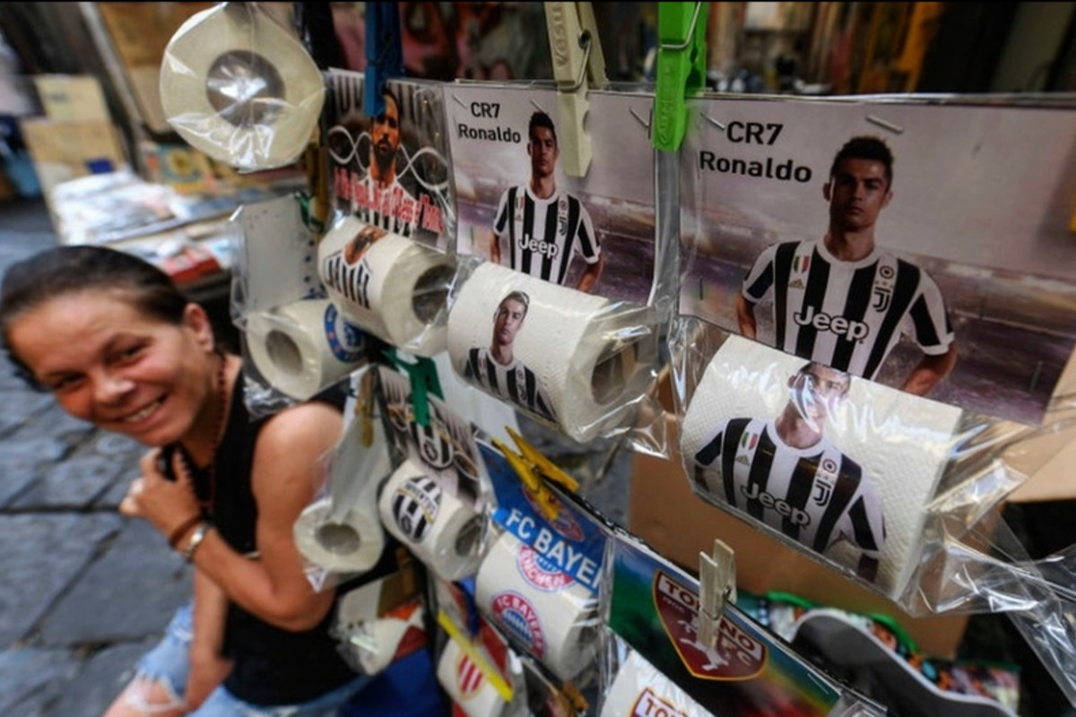 Cara de Ronaldo à venda em papel higiénico