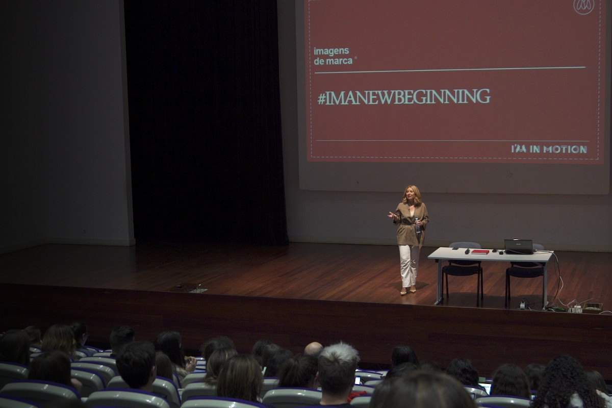 Cristina Amaro inspira universitários