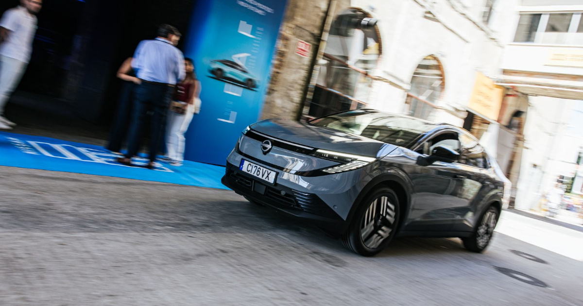 Nissan lança terceira geração do LEAF no mercado português