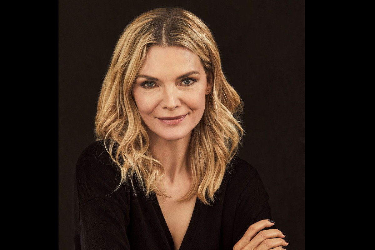 Michelle Pfeiffer lança marca de perfumes
