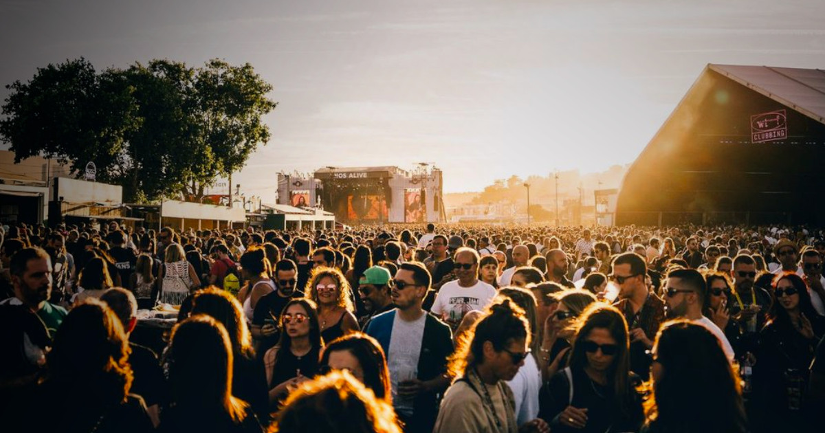 NOS Alive 26 regressa a Algés com cartaz de luxo, novas experiências e parcerias