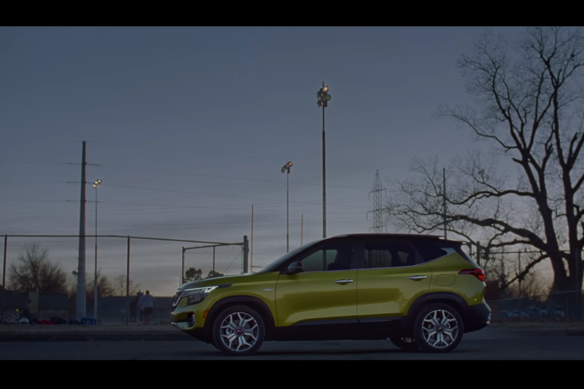 Super Bowl: Kia destaca história de jogador sem-abrigo
