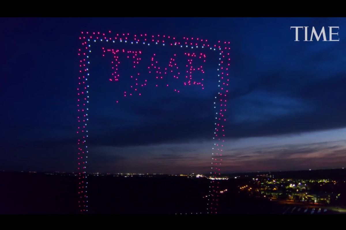 Capa da TIME criada por 958 drones