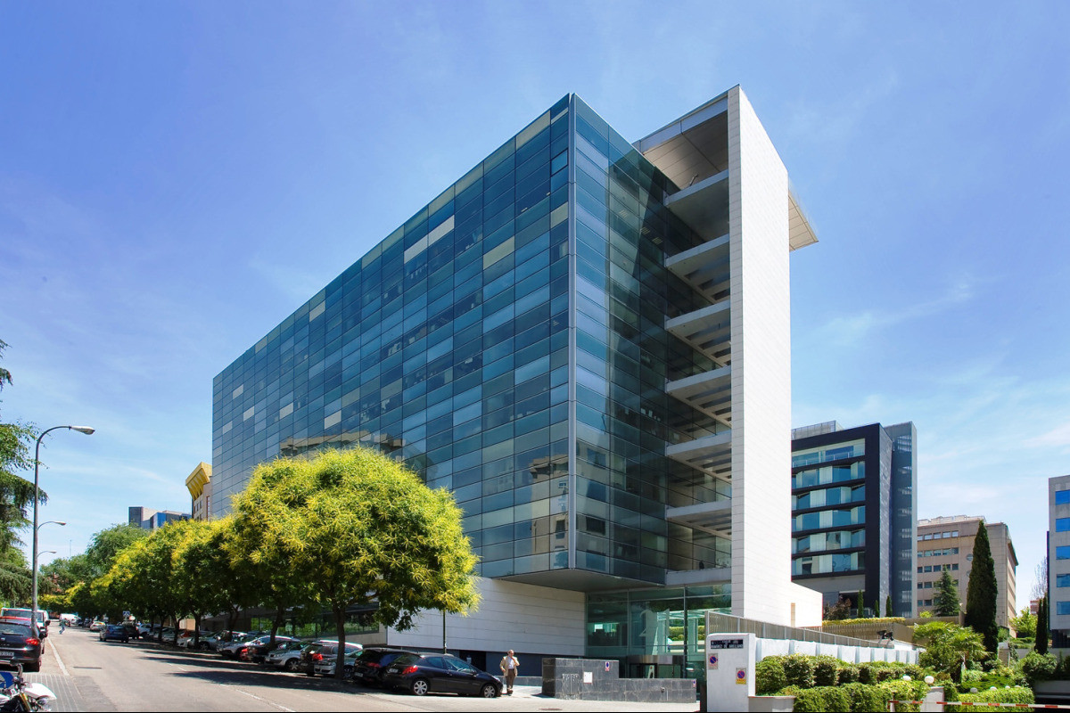 Sonae junta 400 colaboradores em novo edifício em Espanha