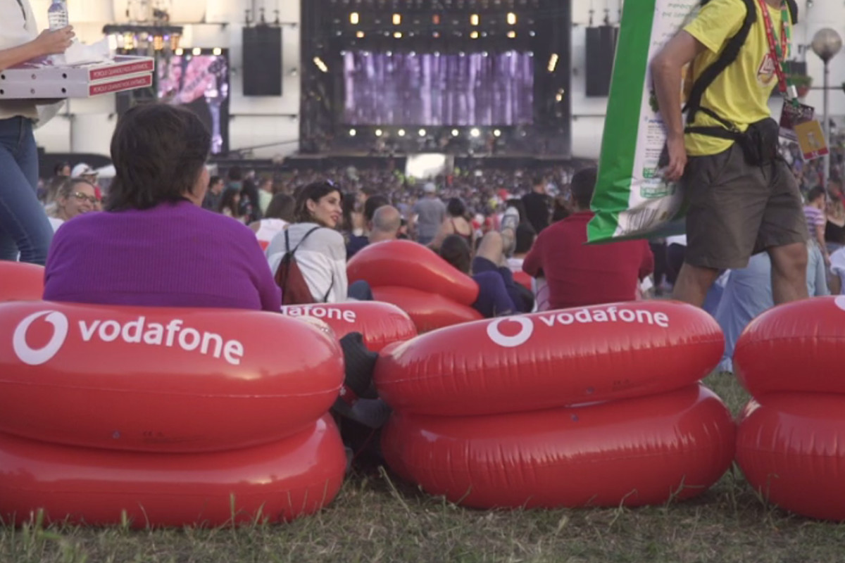 Tem ideia quantos sofás distribuiu a Vodafone no Rock in Rio?