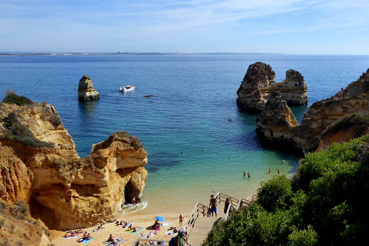 Quase metade dos portugueses vão fazer férias em Portugal