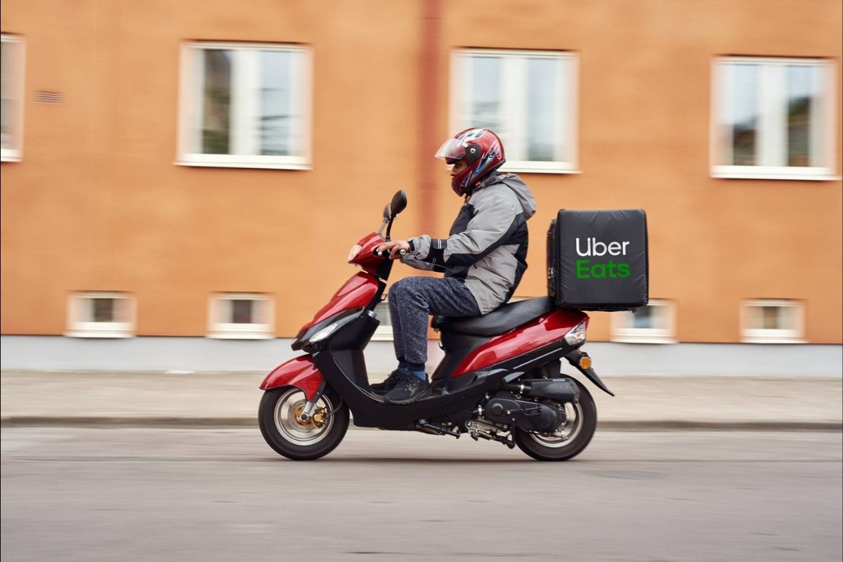 Uber Eats já cobre 60% do país