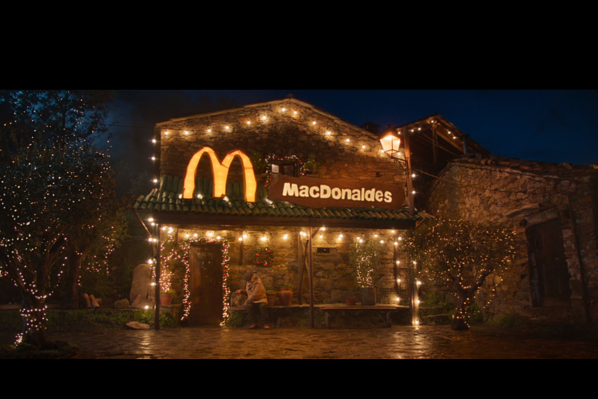 McDonald&#39;s filma campanha de Natal na aldeia do Talasnal