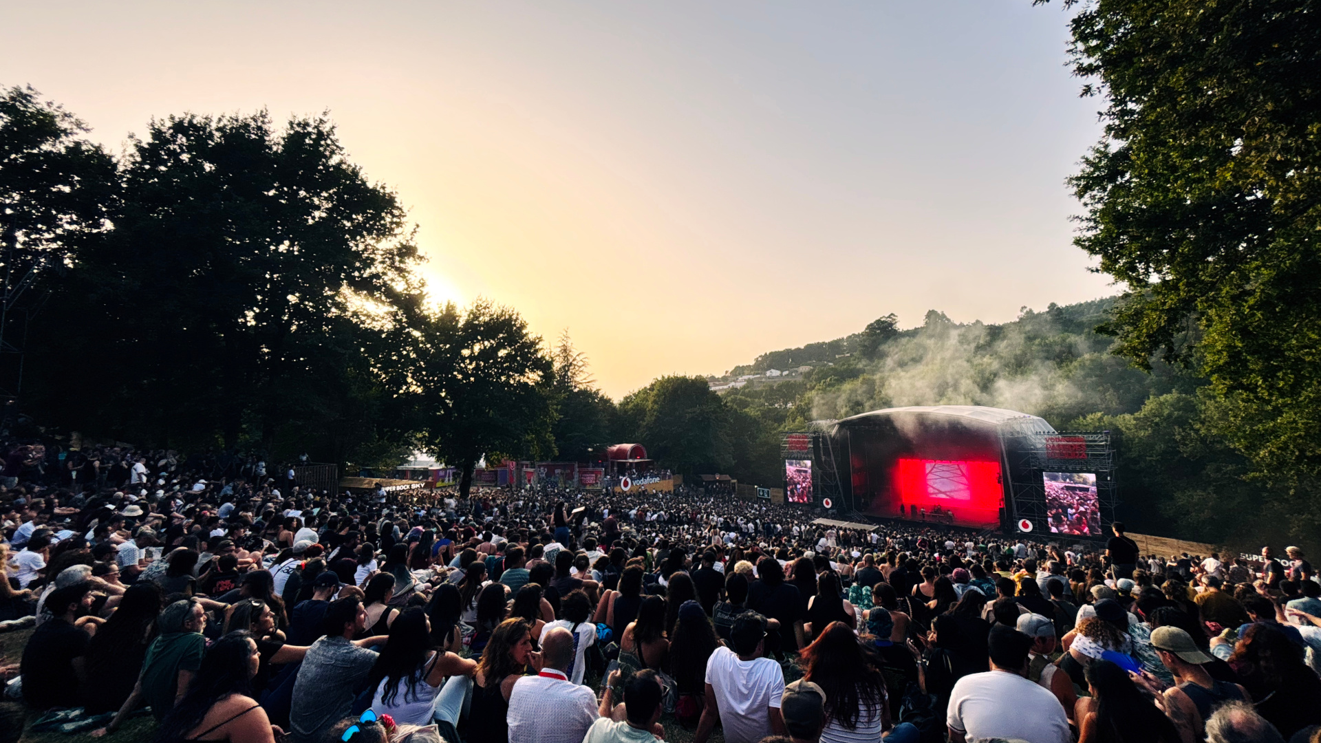 Vodafone leva podcasts ao vivo ao Paredes de Coura para promover debate sobre misoginia, igualdade e inclusão